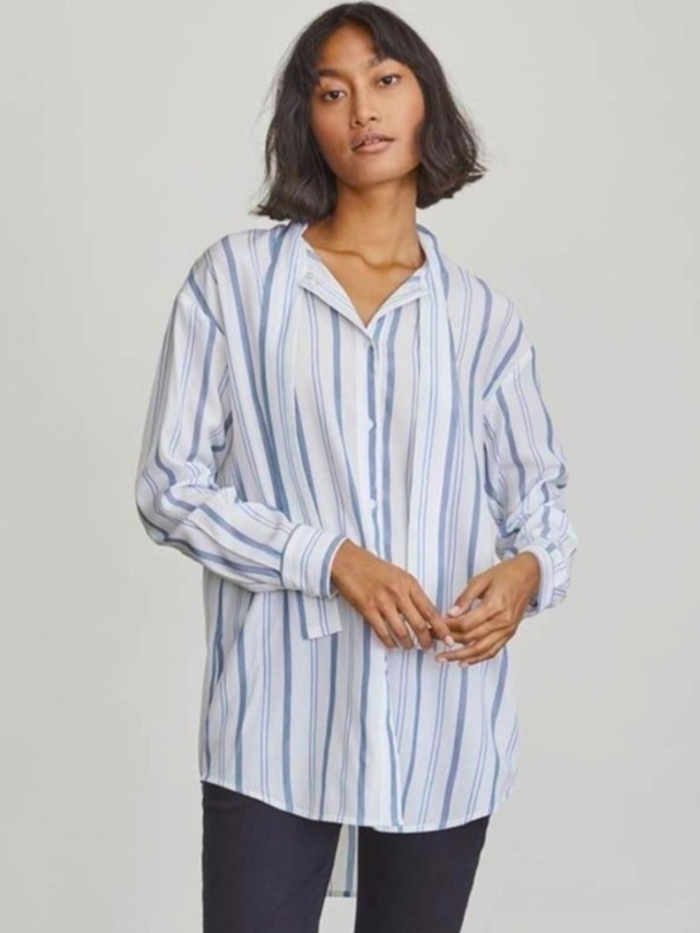 Elizabeth & James Striped Tie Neck Tunic Blouse Long Sleeve White Blue S Small
